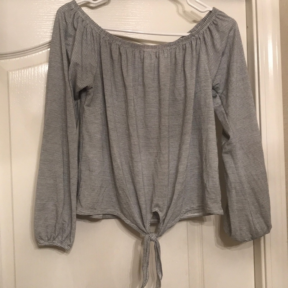 Long sleeve, off the shoulder top